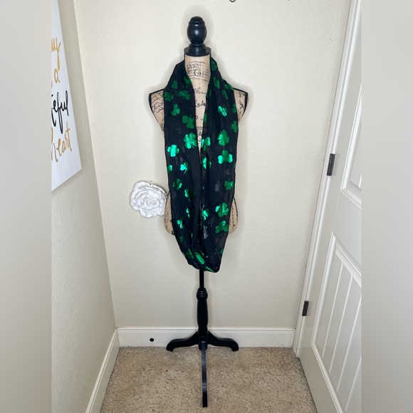 NTM Claire’s Black Sheer Infinity Scarf Green Foil Shamrock St. Patricks Day NWT - Picture 2 of 10